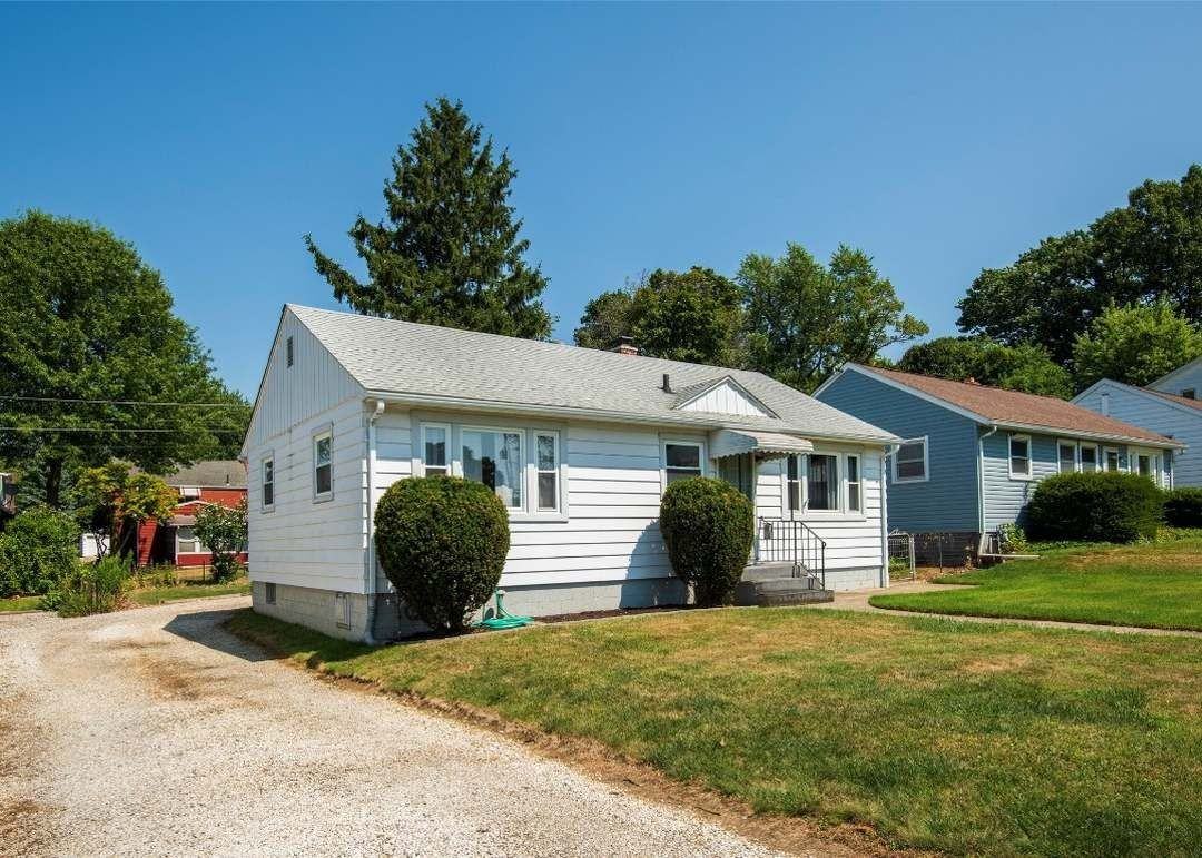 3023 Charlotte St - Photo 2 of 32