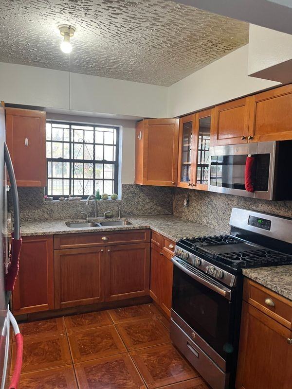 1440 Nw 183rd St - Photo 2 of 3