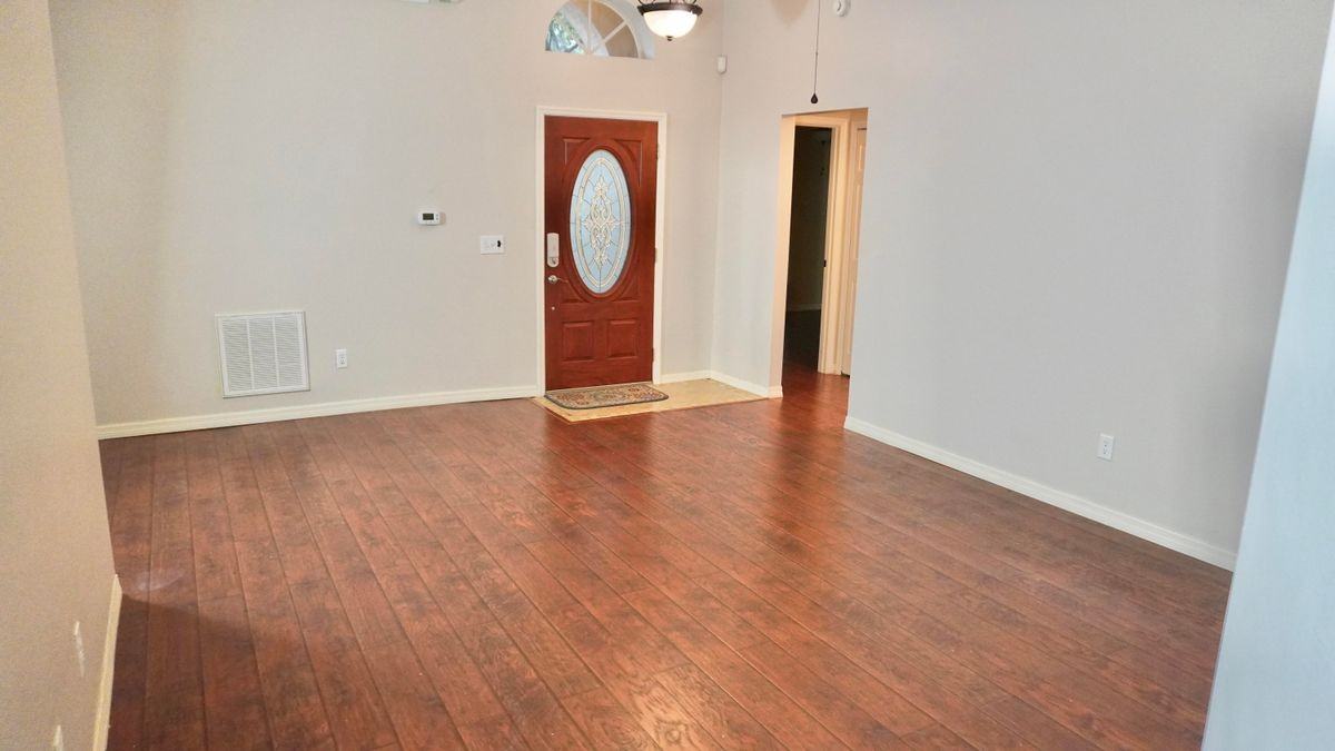 443 Lancers Dr - Photo 3 of 4