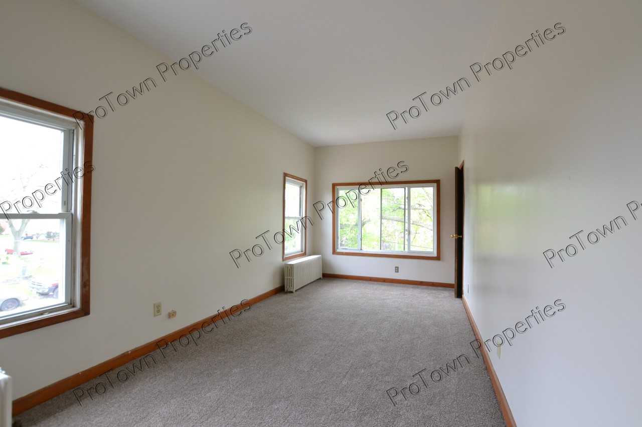 26 North Broadway Street #2S - Photo 3 of 7