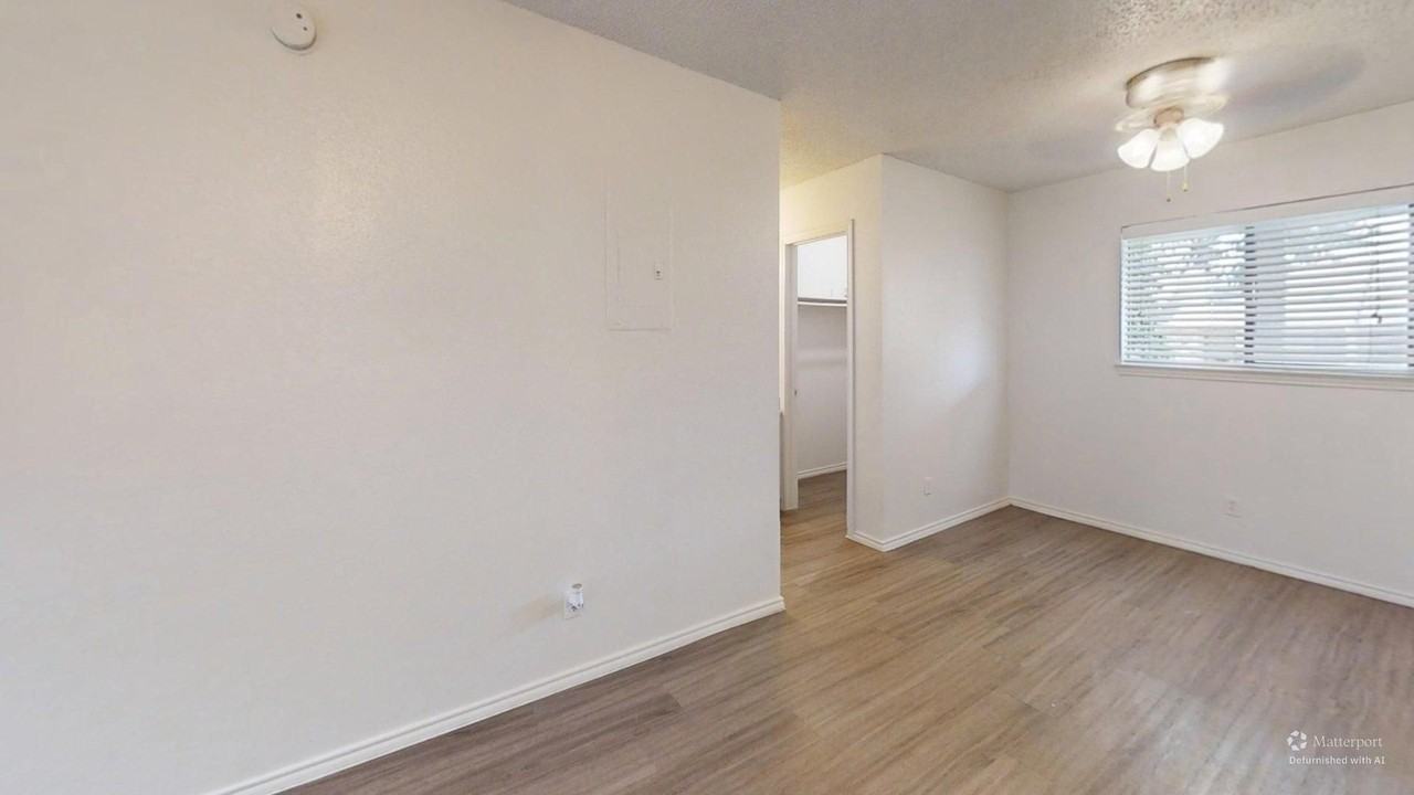 Stadium View Apartments - Photo 7 of 50