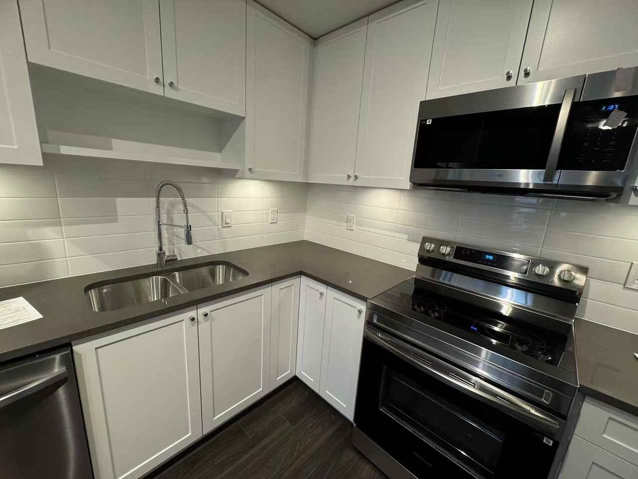 15700 85 Avenue - Photo 2 of 15