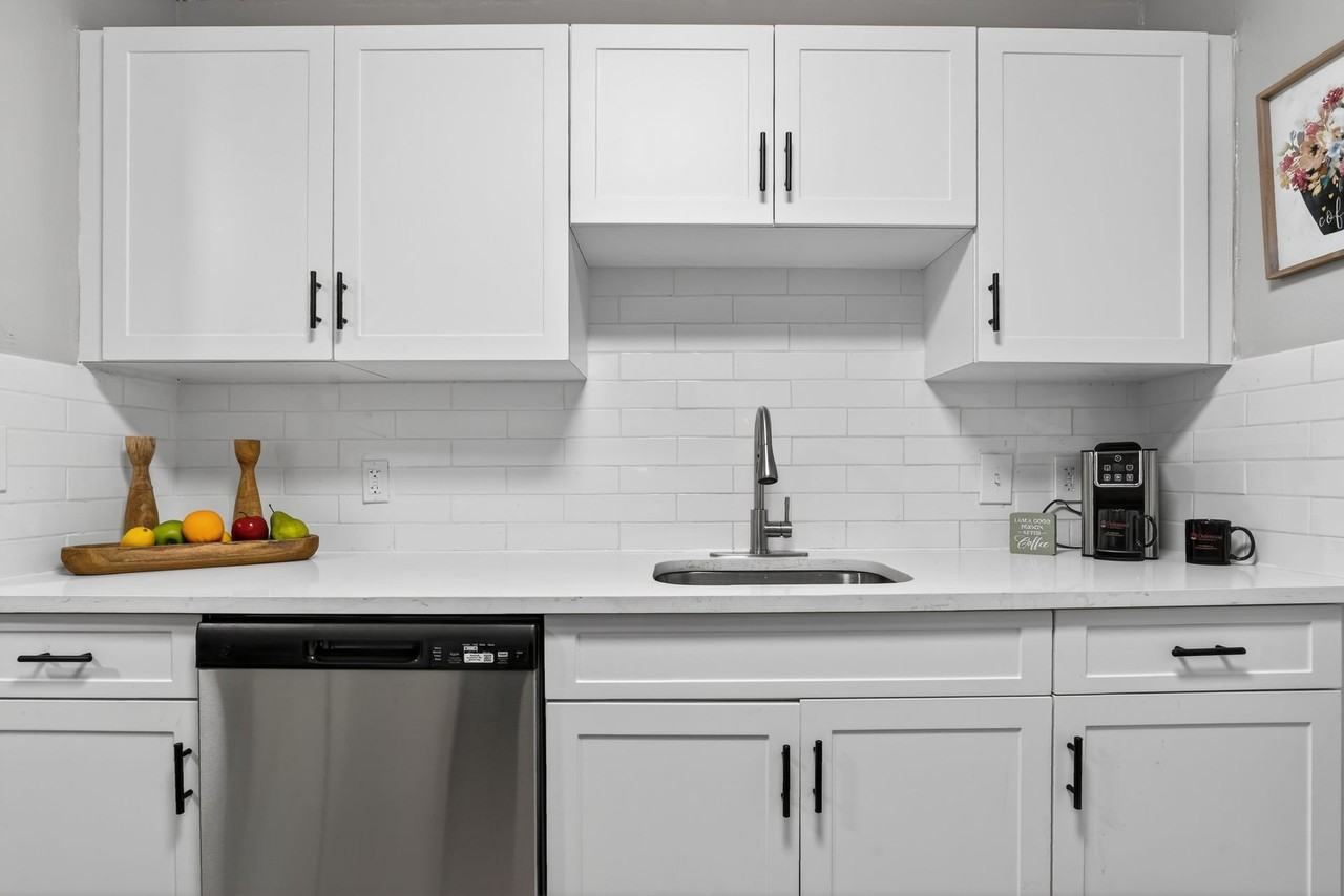 Oakwood Townhomes - Photo 5 of 22