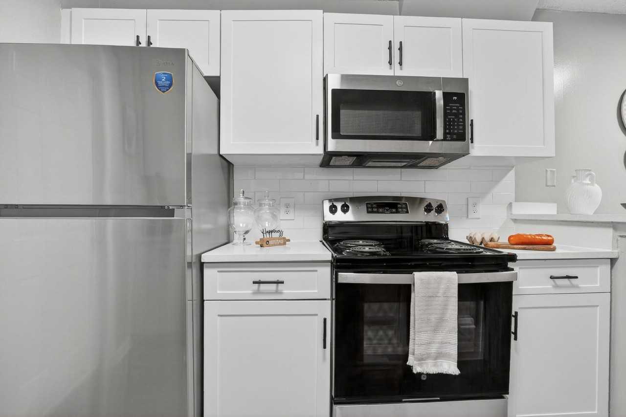 Oakwood Townhomes - Photo 6 of 22