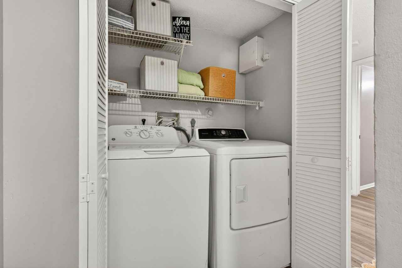 Oakwood Townhomes - Photo 7 of 22