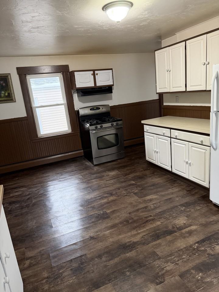 60 Grove St #2FAMILY - Photo 3 of 16