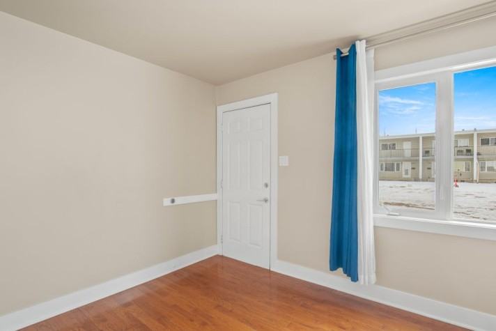 2 Large Bedroom Townhouse in Brookview Estates! - Photo 3 of 15