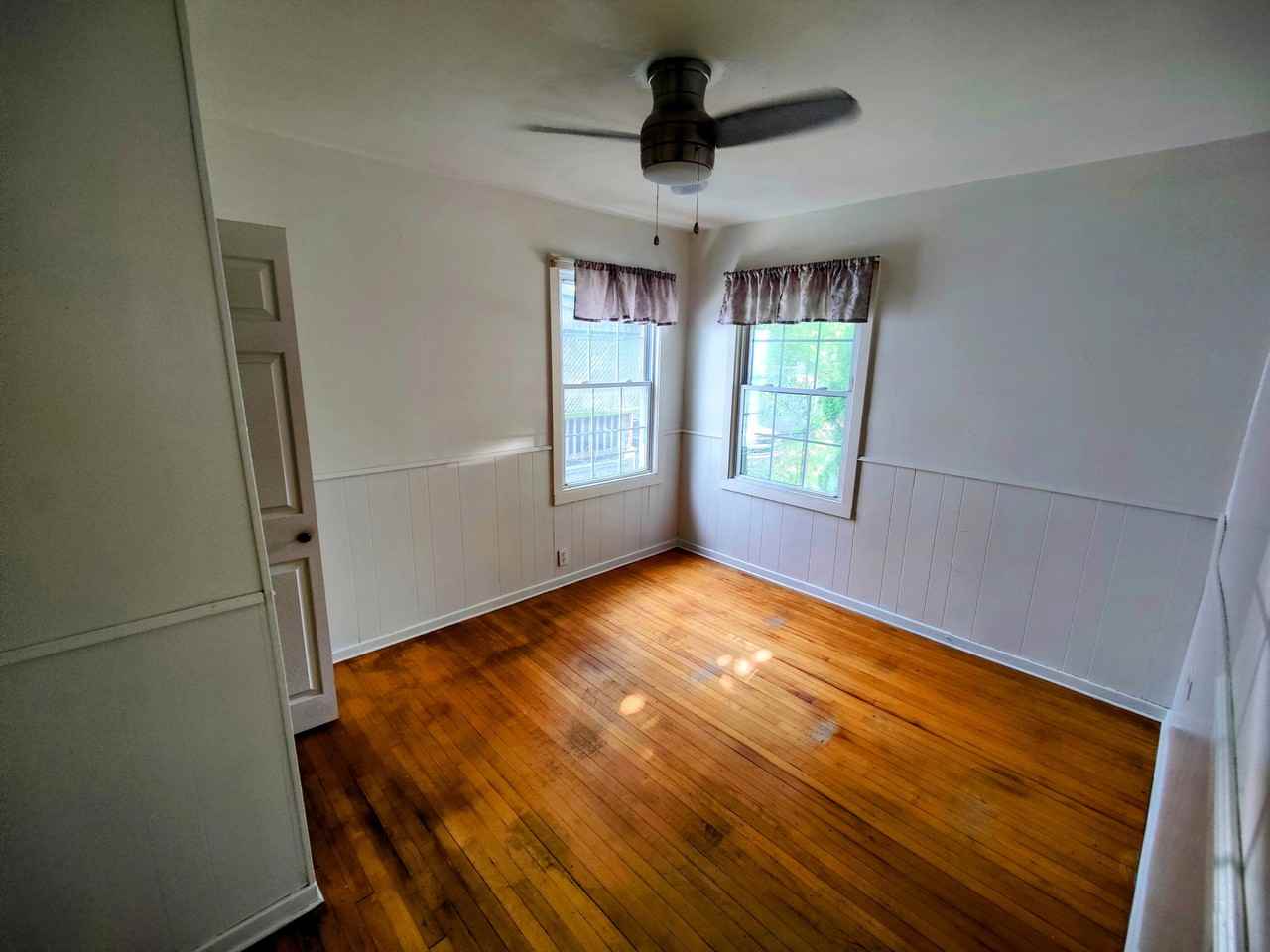 389 Mitton St S - Photo 7 of 16