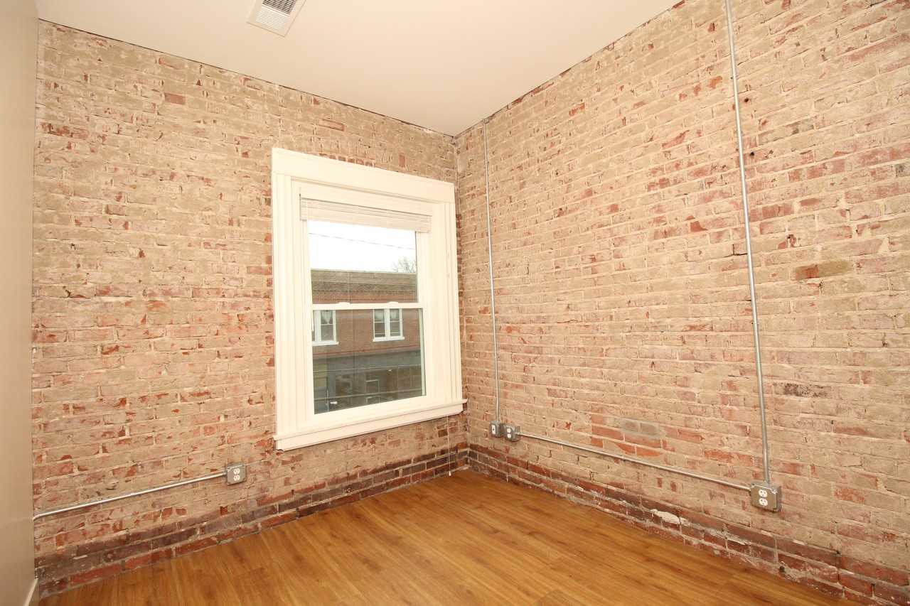 2201 Lexington Avenue #A - Photo 7 of 14