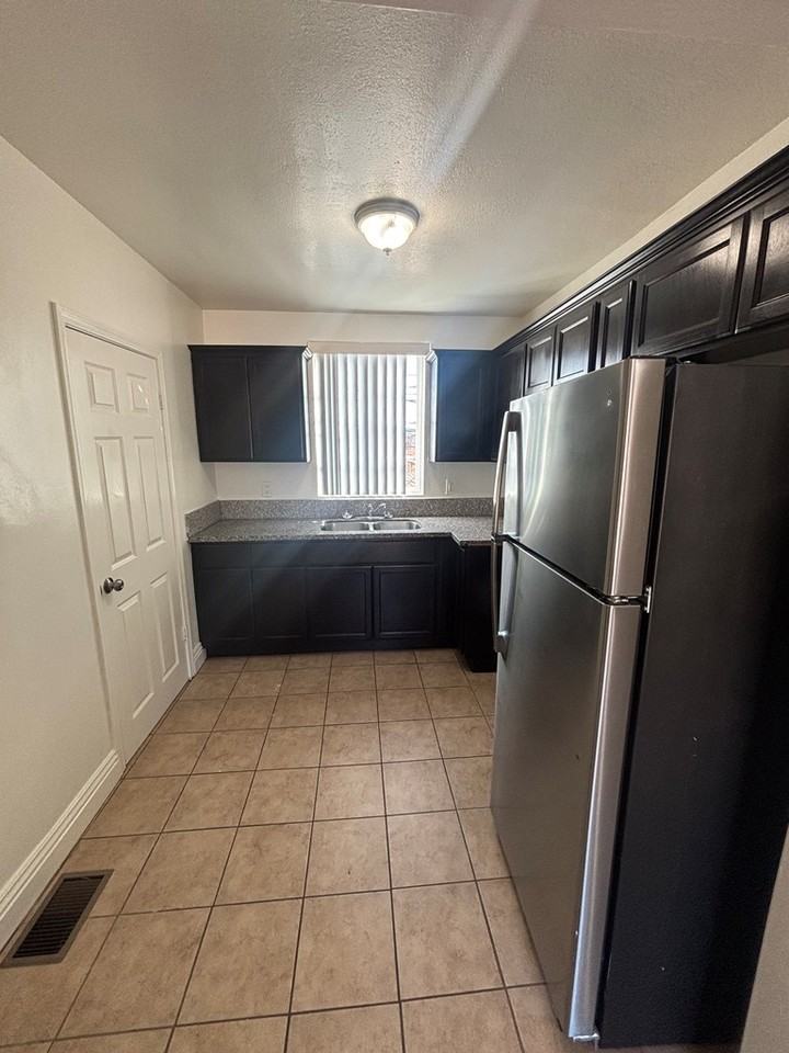 1550 West 84th Place - Photo 5 of 13