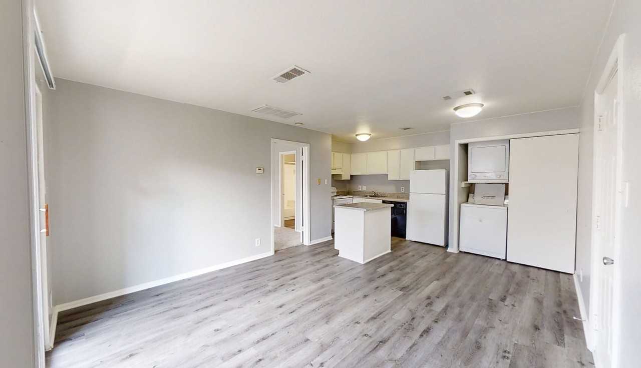 Hill Country Apartments - Photo 5 of 19