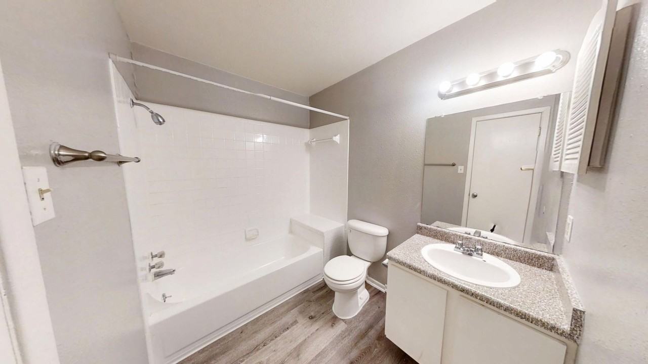 Hill Country Apartments - Photo 7 of 19