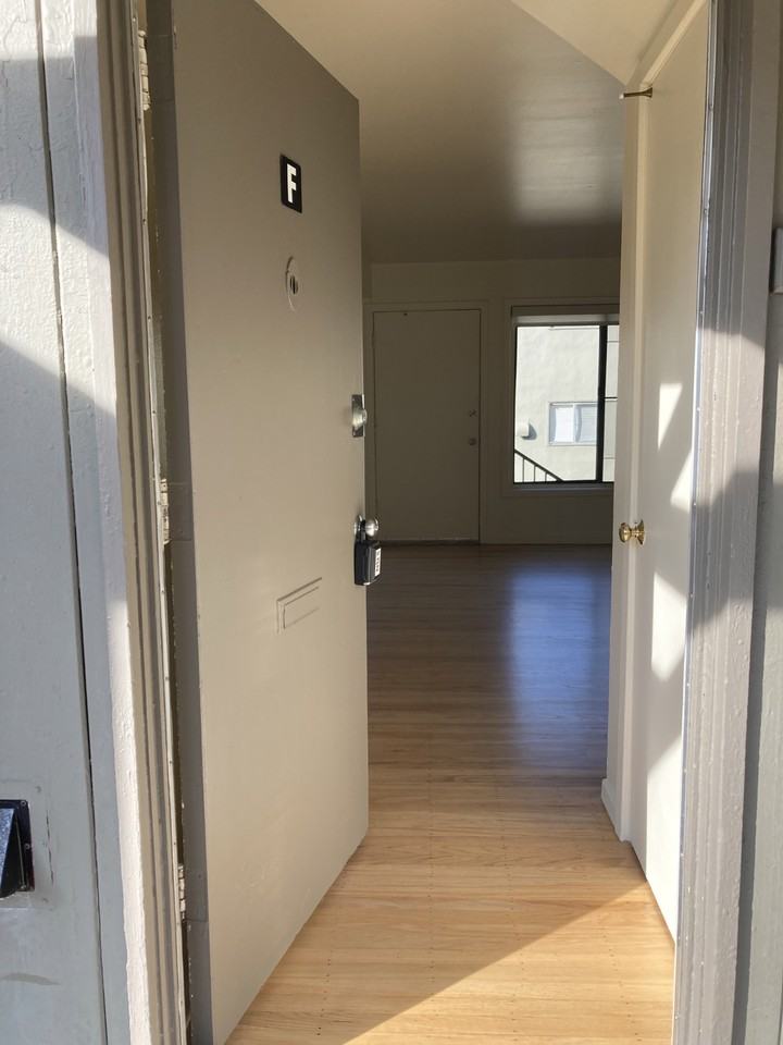 1520 Pershing Drive #F - Photo 2 of 24