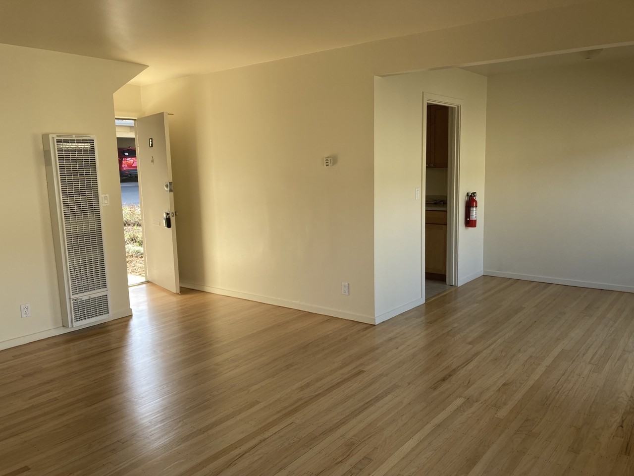 1520 Pershing Drive #F - Photo 4 of 24