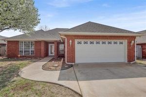 featured image of 3705 Ne Bradford St #1