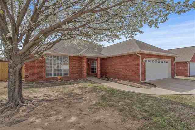 3705 Ne Bradford St #1 - Photo 2 of 23