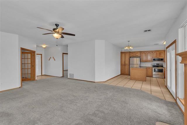 3705 Ne Bradford St #1 - Photo 5 of 23