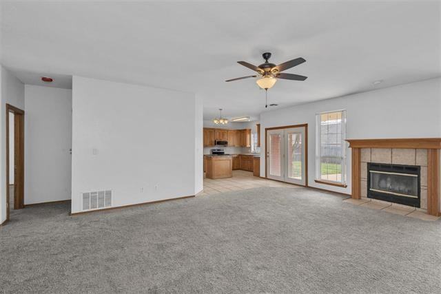 3705 Ne Bradford St #1 - Photo 6 of 23