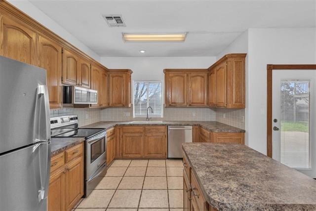 3705 Ne Bradford St #1 - Photo 7 of 23