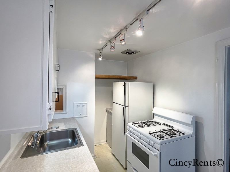 1110 Delta Ave #5 - Photo 5 of 16