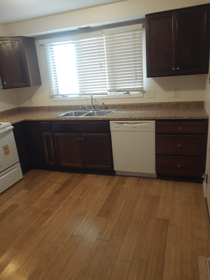 2208 Pershing Ave #2208 - Photo 2 of 15