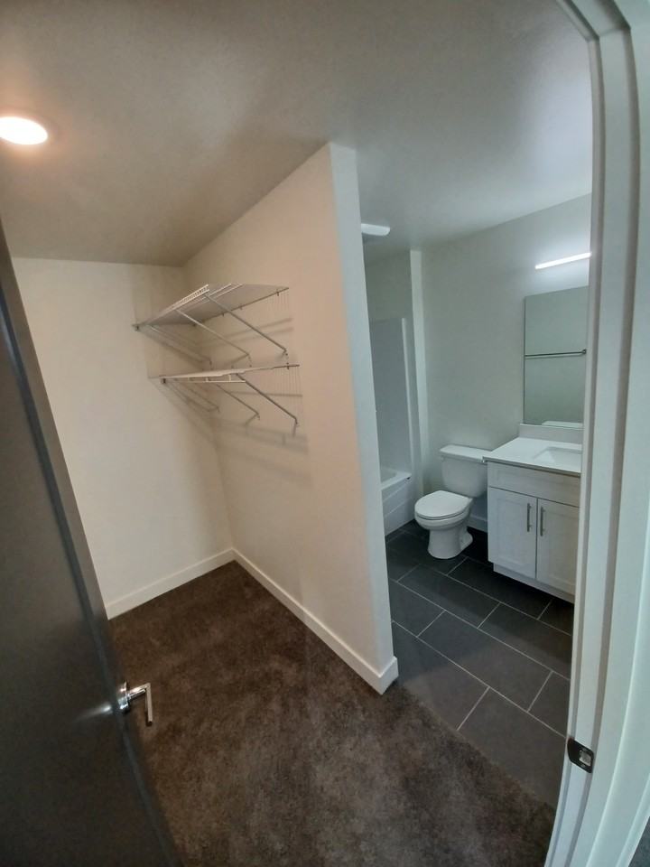 3215 Fairfax St - Photo 6 of 26