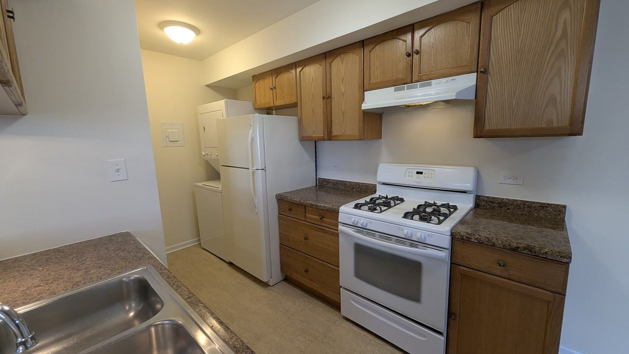 10S433 Echo Ln #2 - Photo 6 of 27