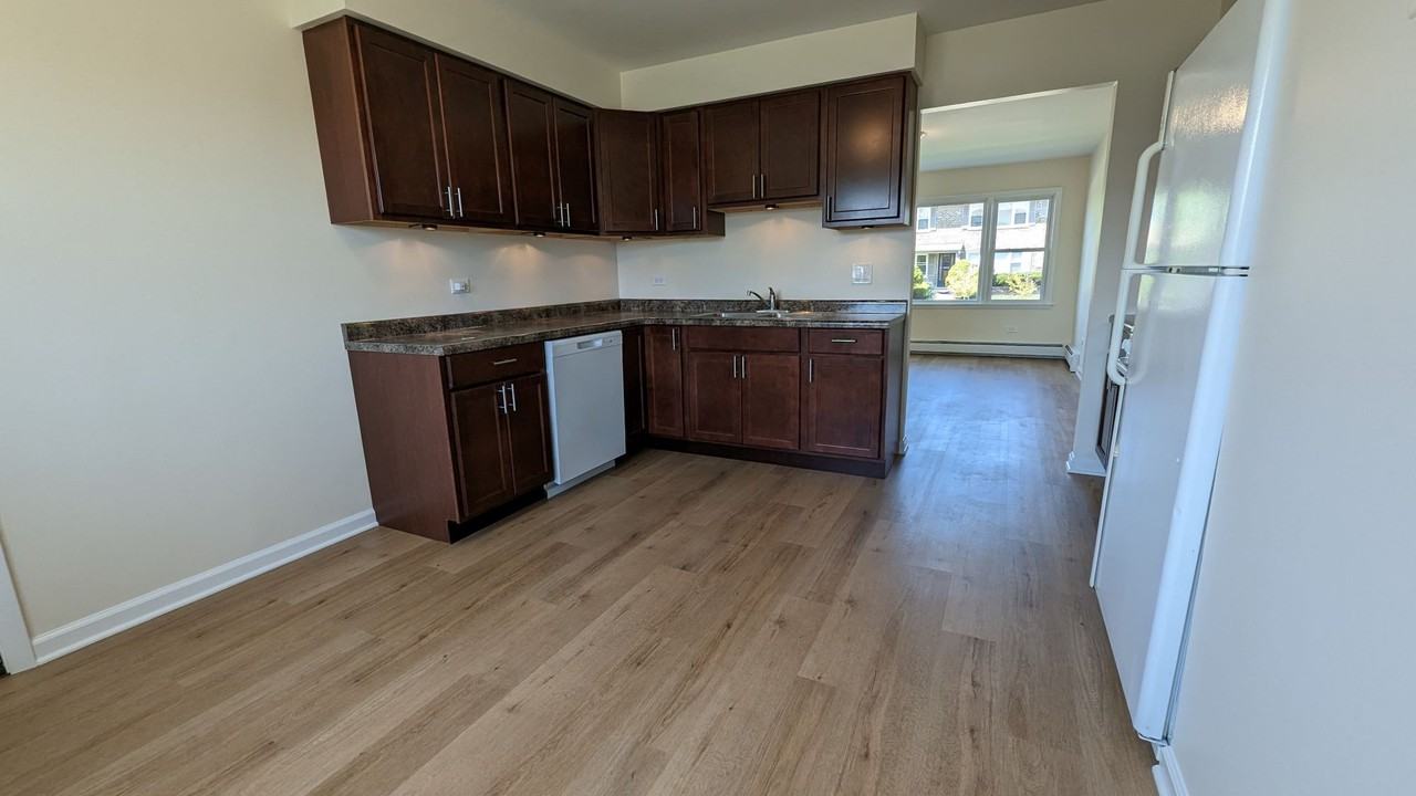 14475 Jefferson Ave #1N - Photo 4 of 26