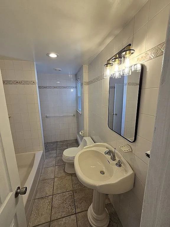 84 Rollstone Ave #NA - Photo 4 of 11