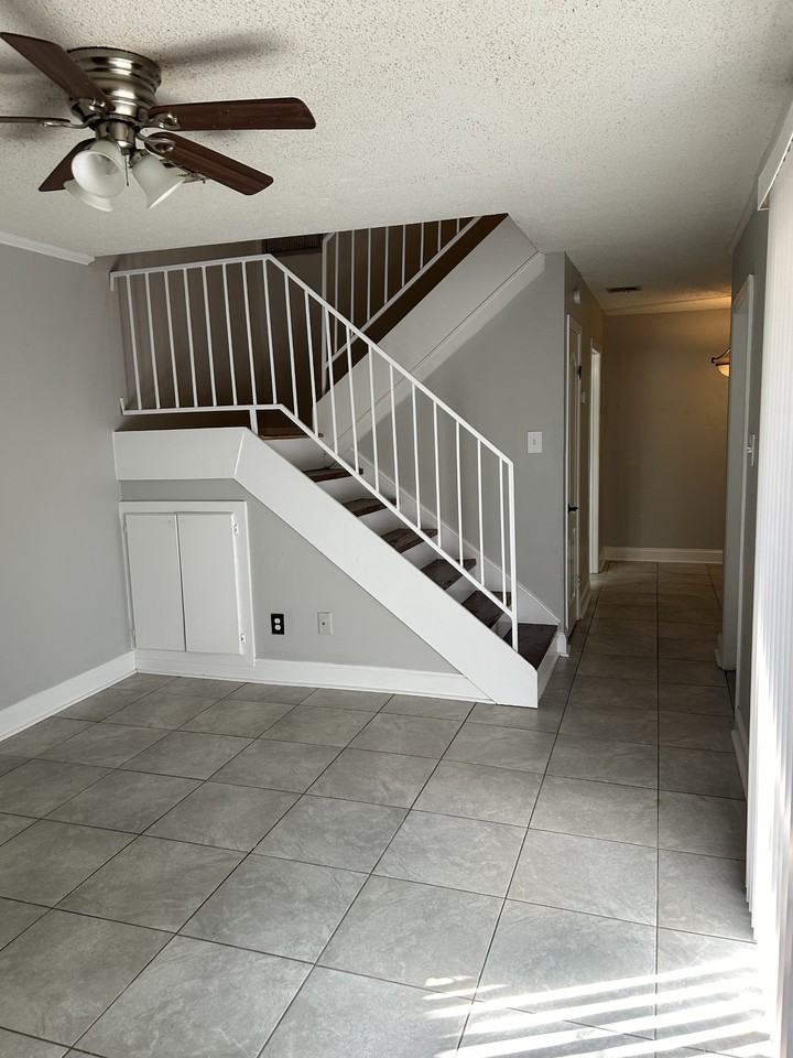 300 Elks Cv #3 - Photo 5 of 10