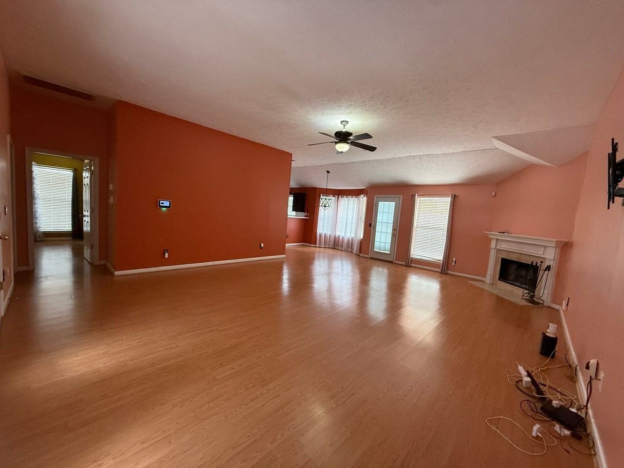 409 Britt Ln - Photo 4 of 22