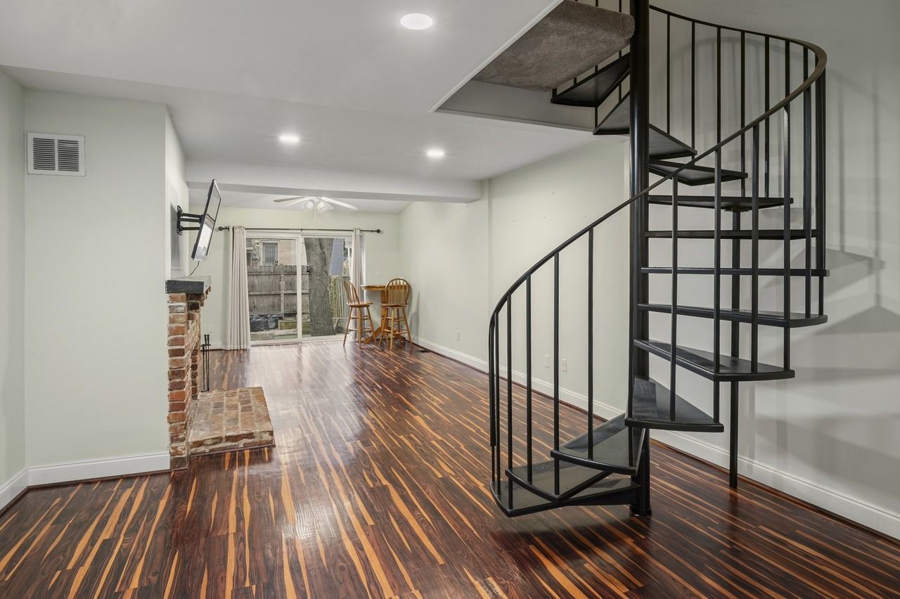 636 Portland St #1 - Photo 5 of 25