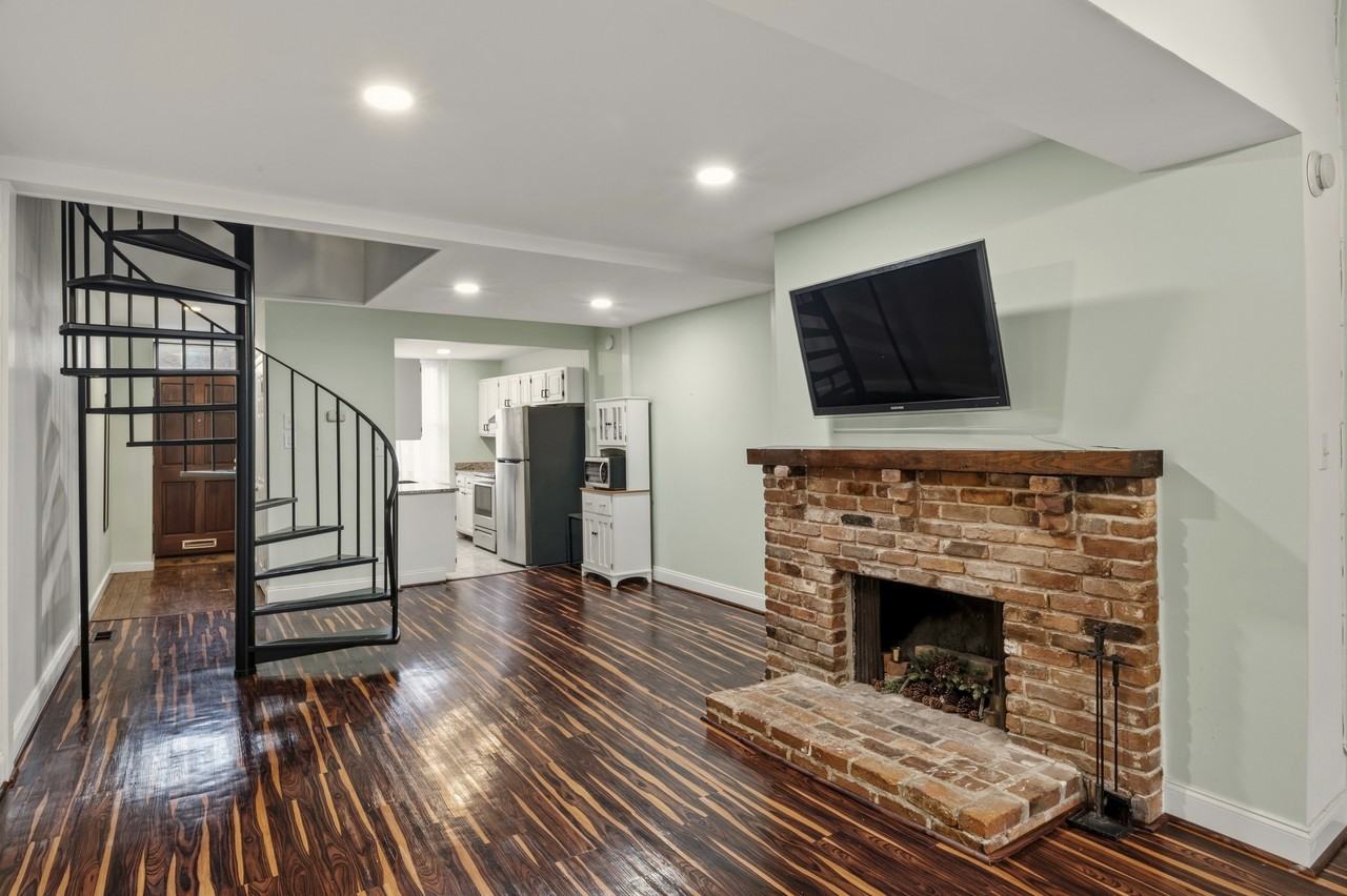 636 Portland St #1 - Photo 6 of 25