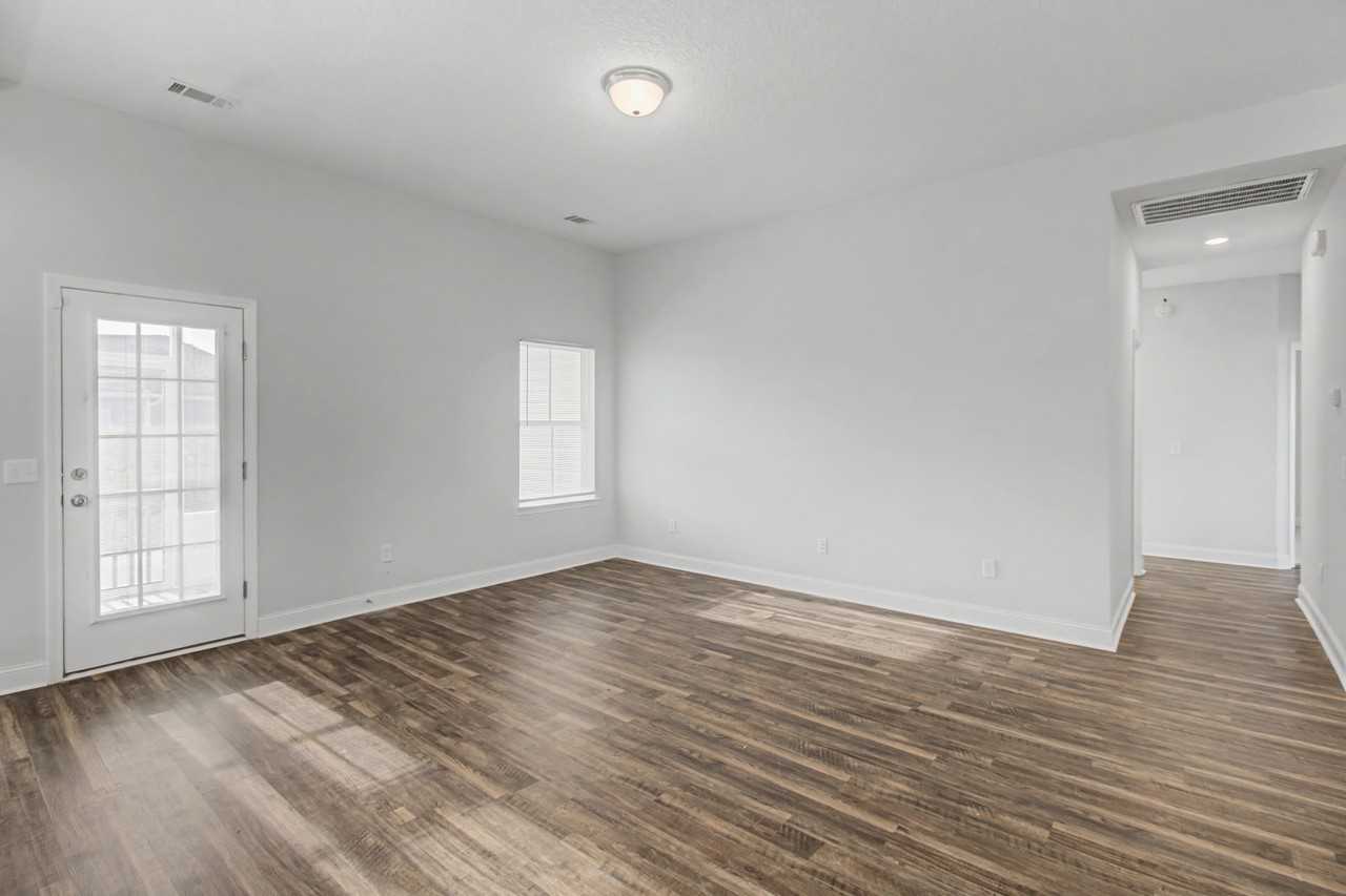 20 Fuller Way Ne #1 - Photo 5 of 35