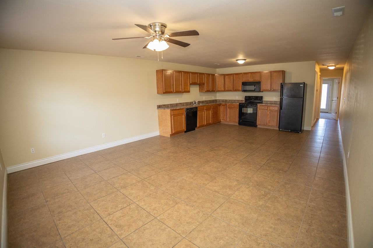 100 Rylee Cir #B - Photo 3 of 14