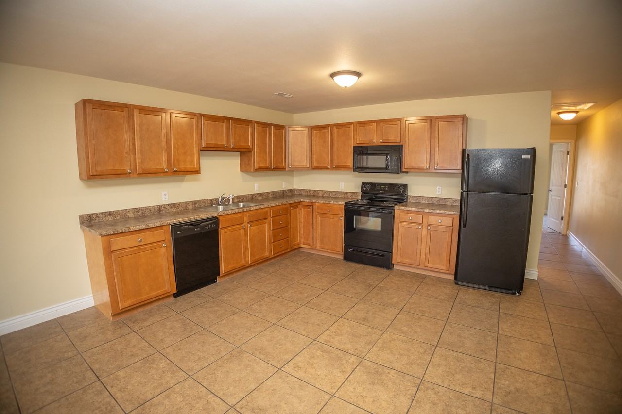 100 Rylee Cir #B - Photo 5 of 14