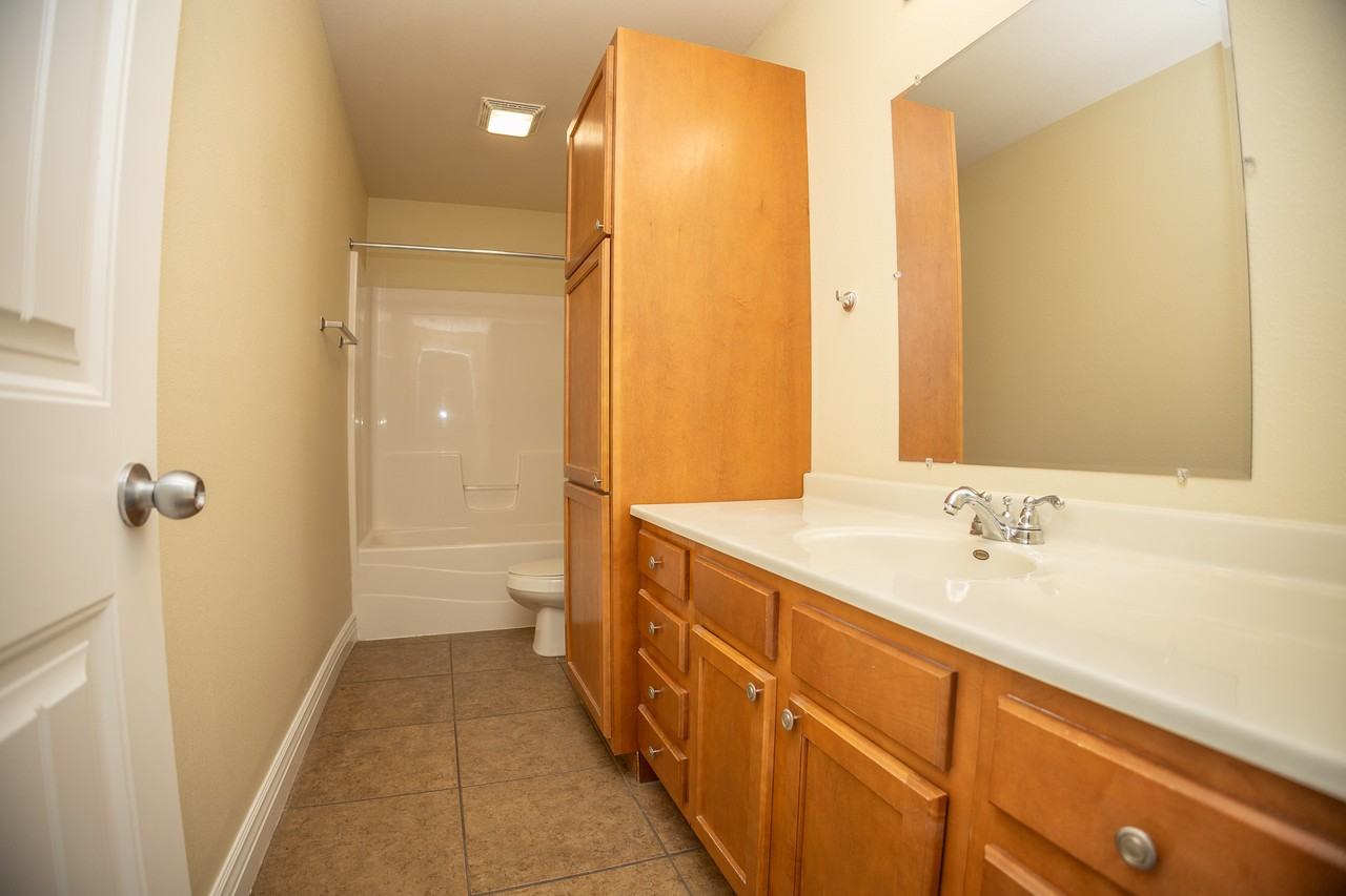 100 Rylee Cir #B - Photo 6 of 14