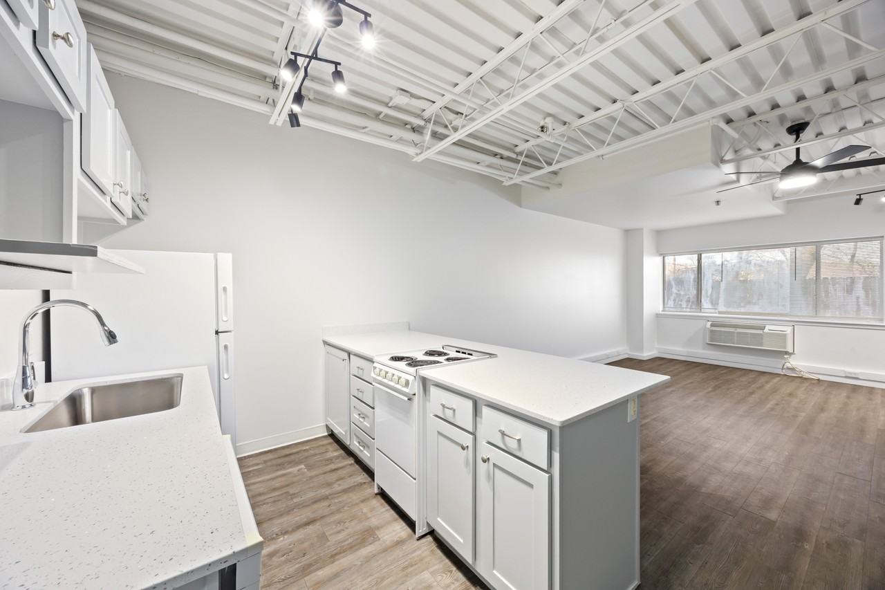 1023 N Molly Ct #1023MC - Photo 7 of 16