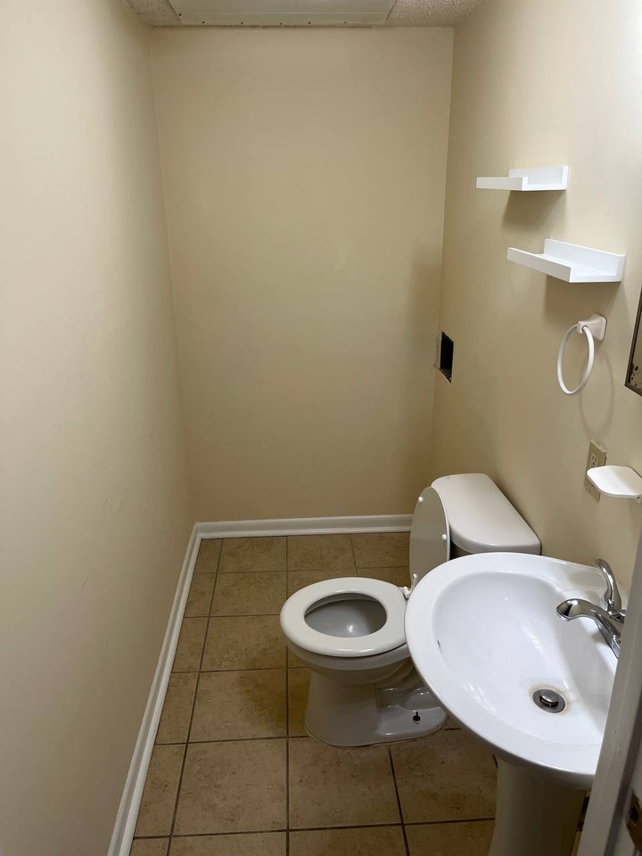 1404 Vista Drive - B3Vista Apartments #1404B3 - Photo 6 of 10