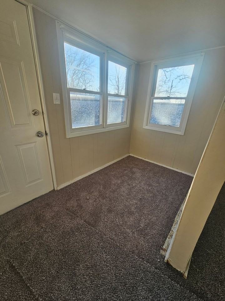 515 2nd Ave W - Photo 3 of 21