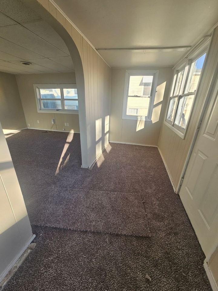 515 2nd Ave W - Photo 4 of 21