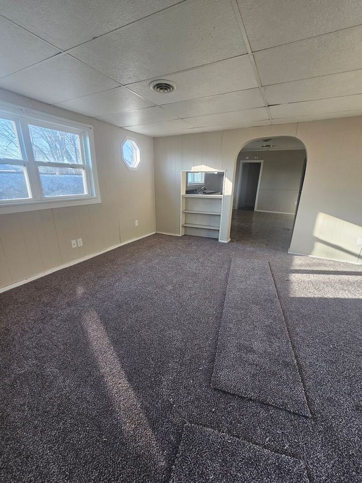 515 2nd Ave W - Photo 6 of 21