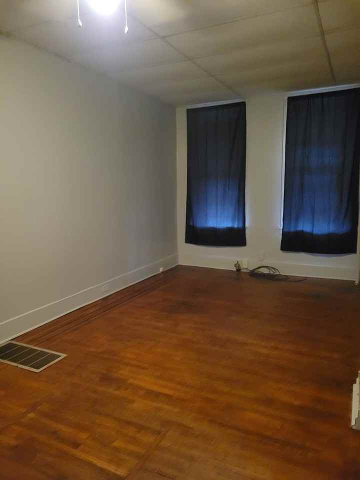 562 Atlantic Ave - Photo 6 of 10