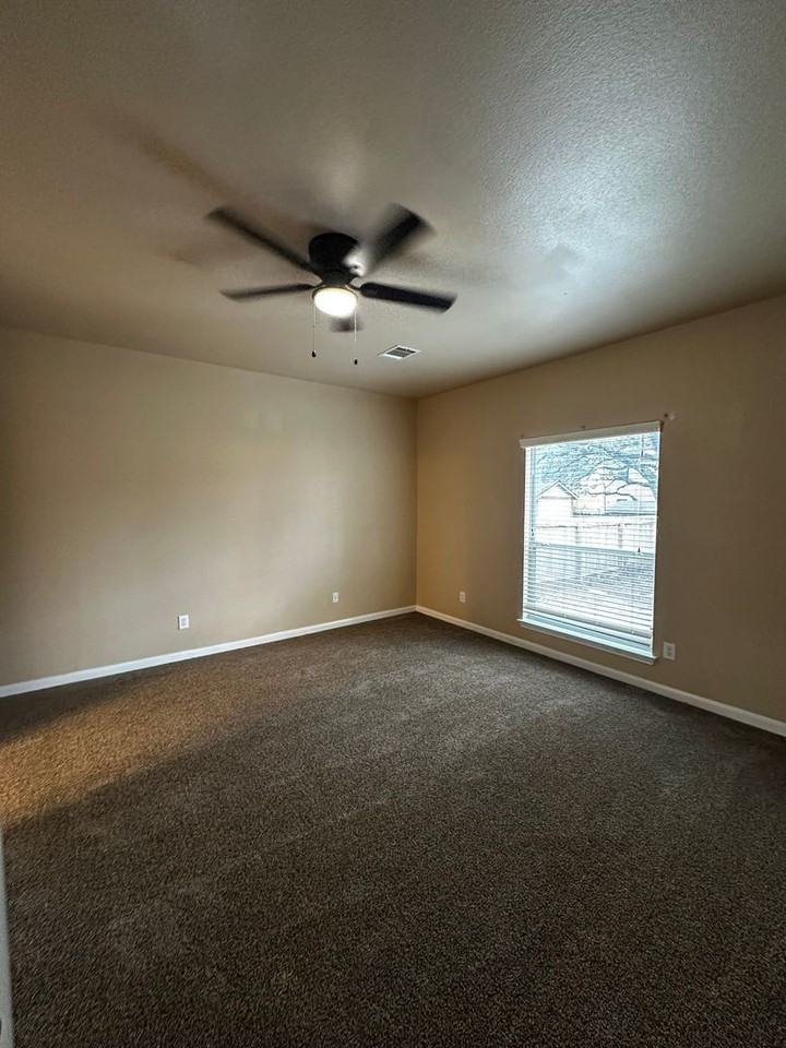 10706 Axis Xing - Photo 4 of 22