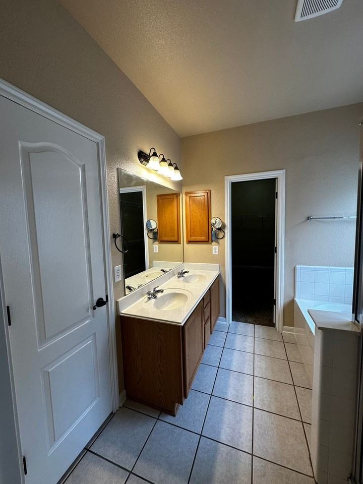 10706 Axis Xing - Photo 6 of 22