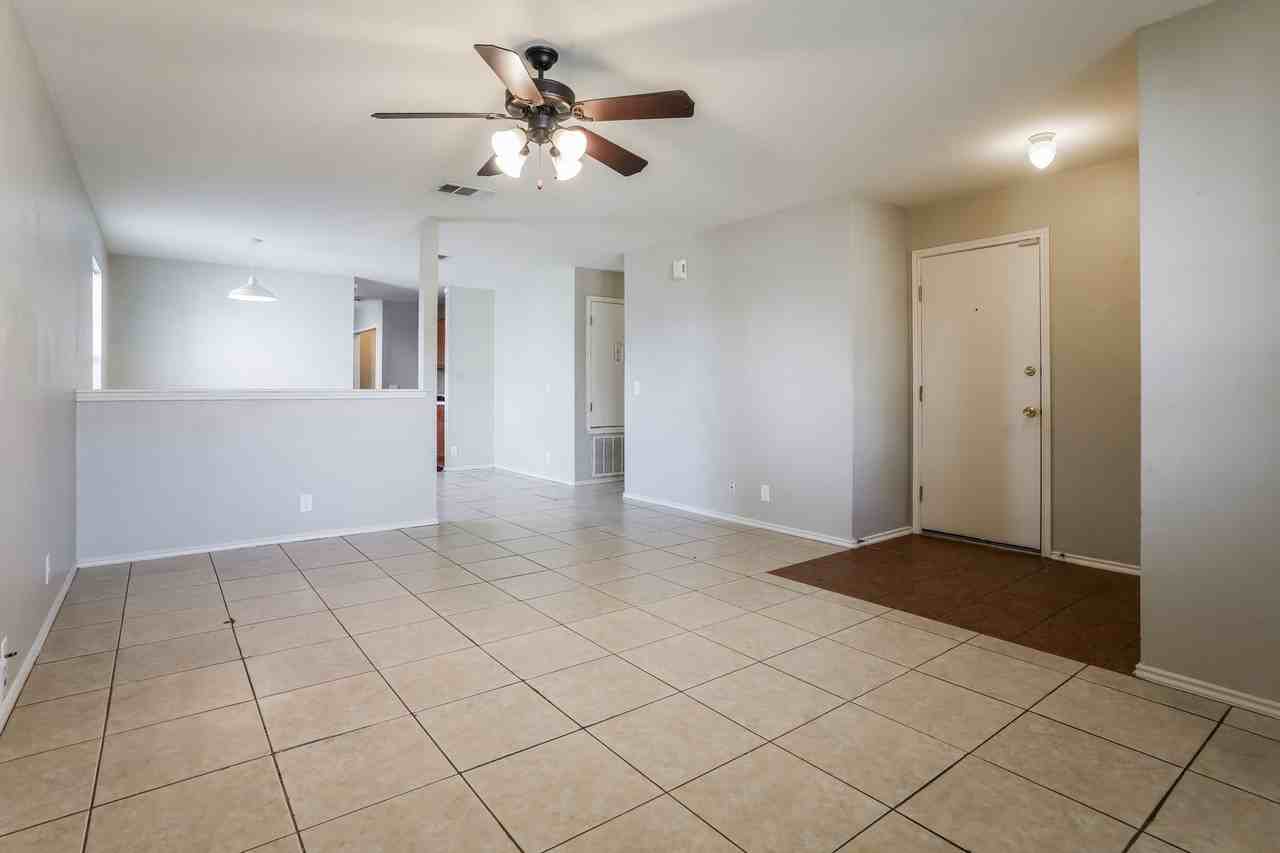 5813 Wideleaf Dr - Photo 3 of 16