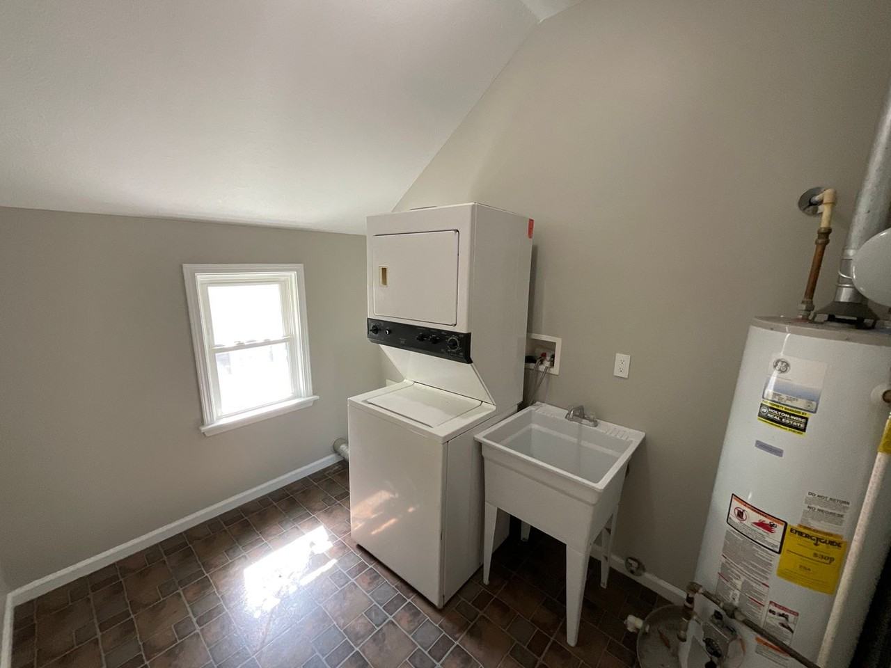 3449 Erin Ave - Photo 5 of 13