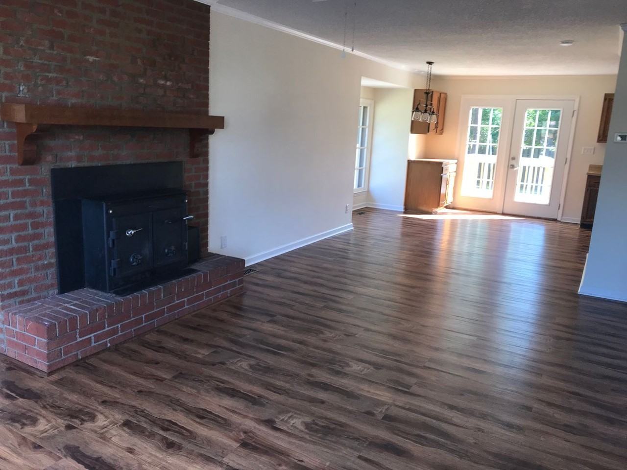 112 Sycamore St - Photo 4 of 29