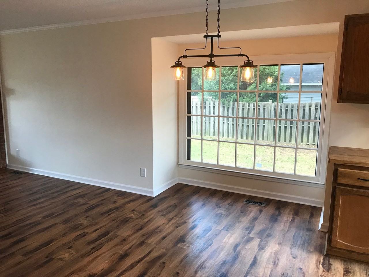 112 Sycamore St - Photo 5 of 29