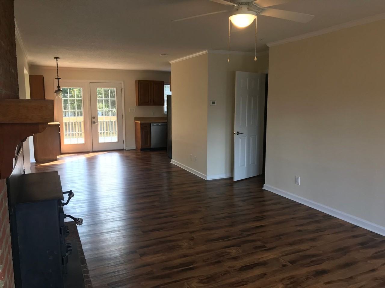 112 Sycamore St - Photo 7 of 29